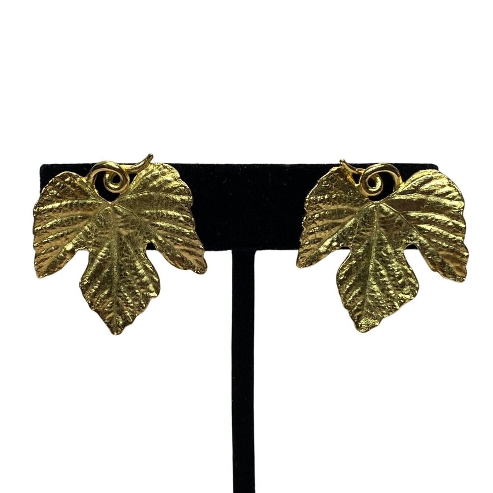 Vintage Crown Trifari Signed Gold-Tone Leaf Clip-On Earrings Ornate Design